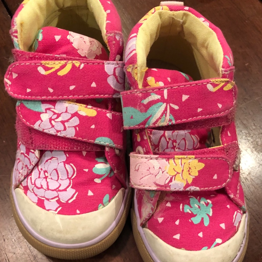 See Kai Run toddler girl 7 floral print sneakers